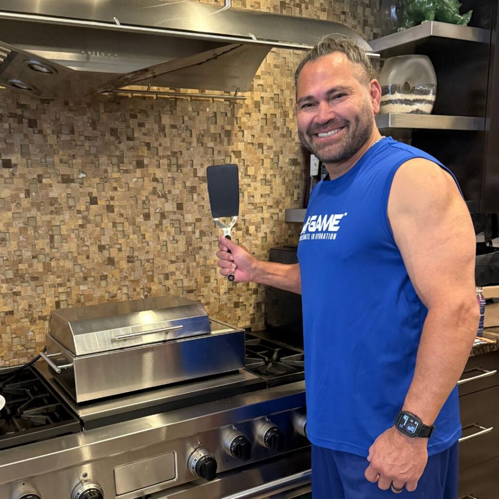 Johnny Damon using Kenyon electric grill